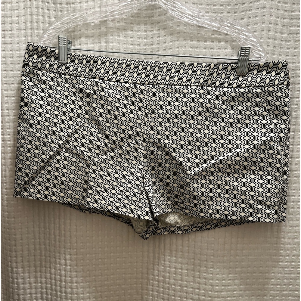 NWT Express side-zip shorts 14 black & white